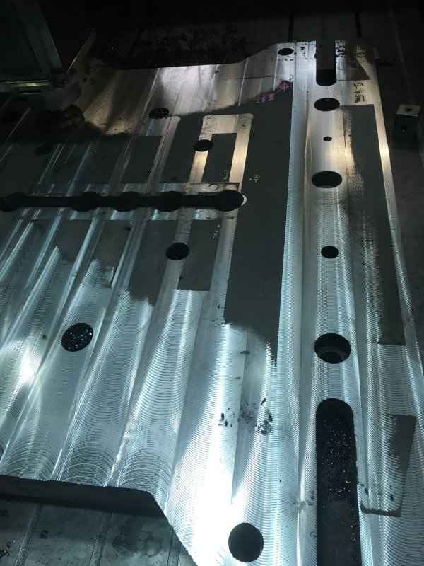 鍛造プレス６０００ｔ平行度修正 | 