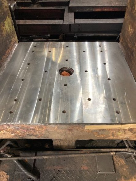 スクリュープレスベッド１３Cr肉盛り補修 | 